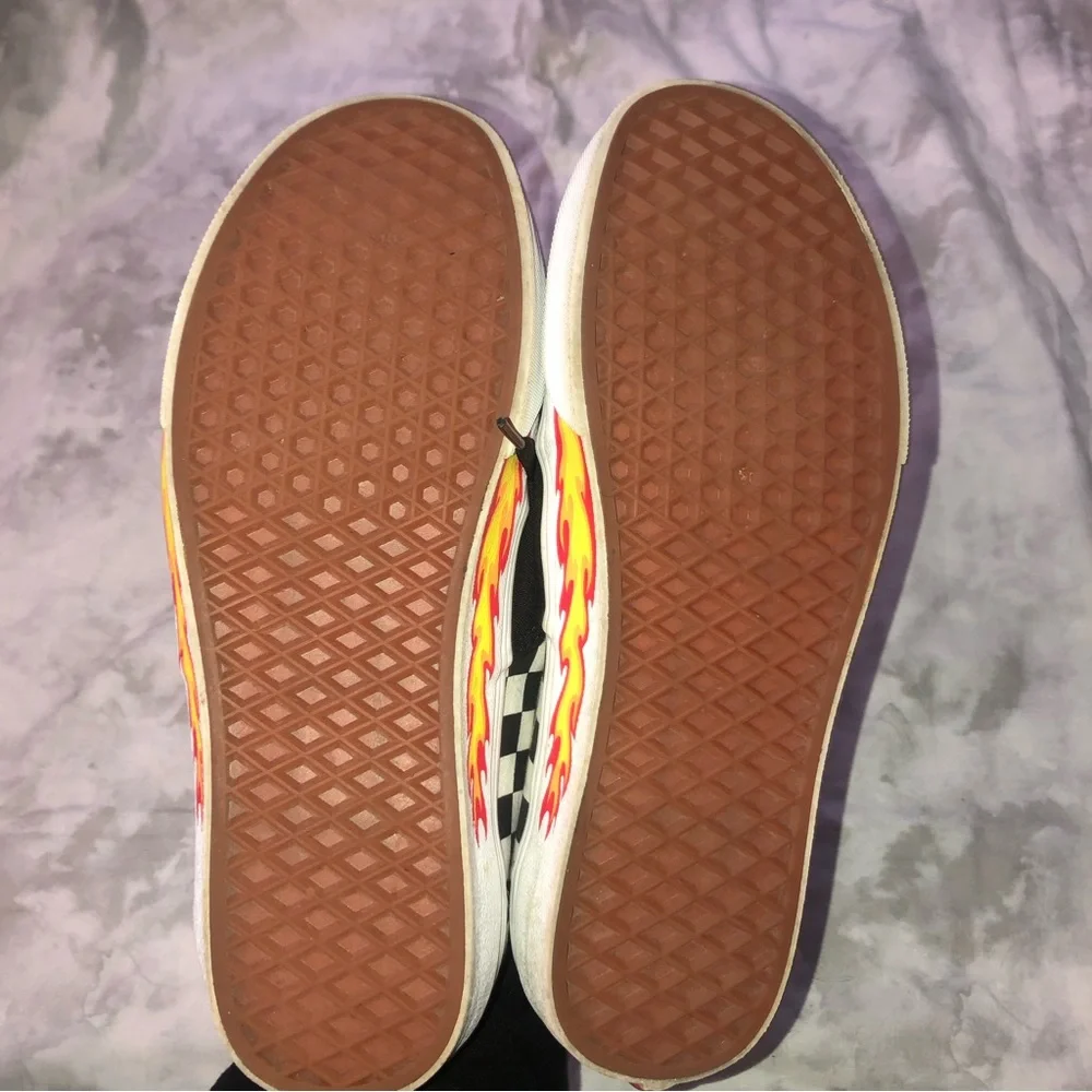 Men’s Vans Checkered Flame Low Top Sneakers - Picture 7 of 9